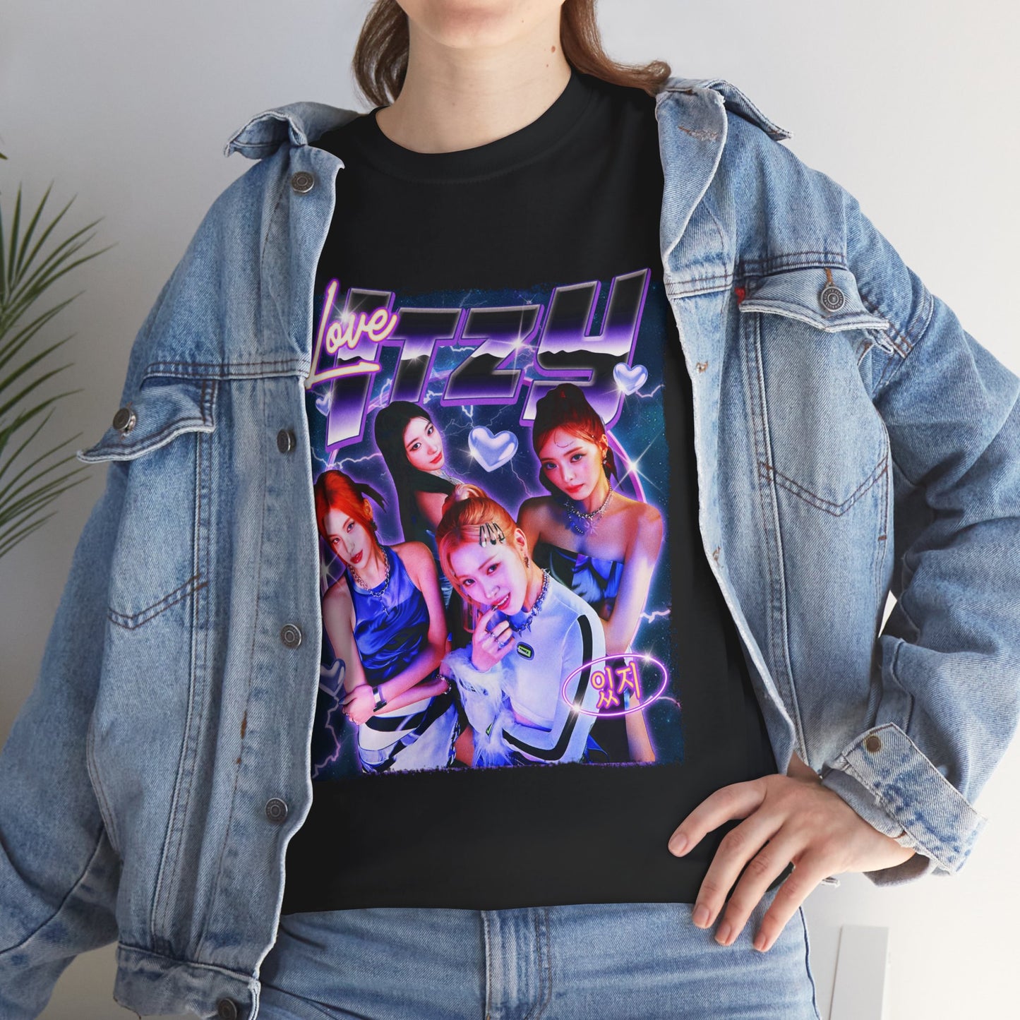 ITZY Retro Unisex Heavy Cotton Tee, Singer Tshirt, KPOP Shirt, KPOP for Gift