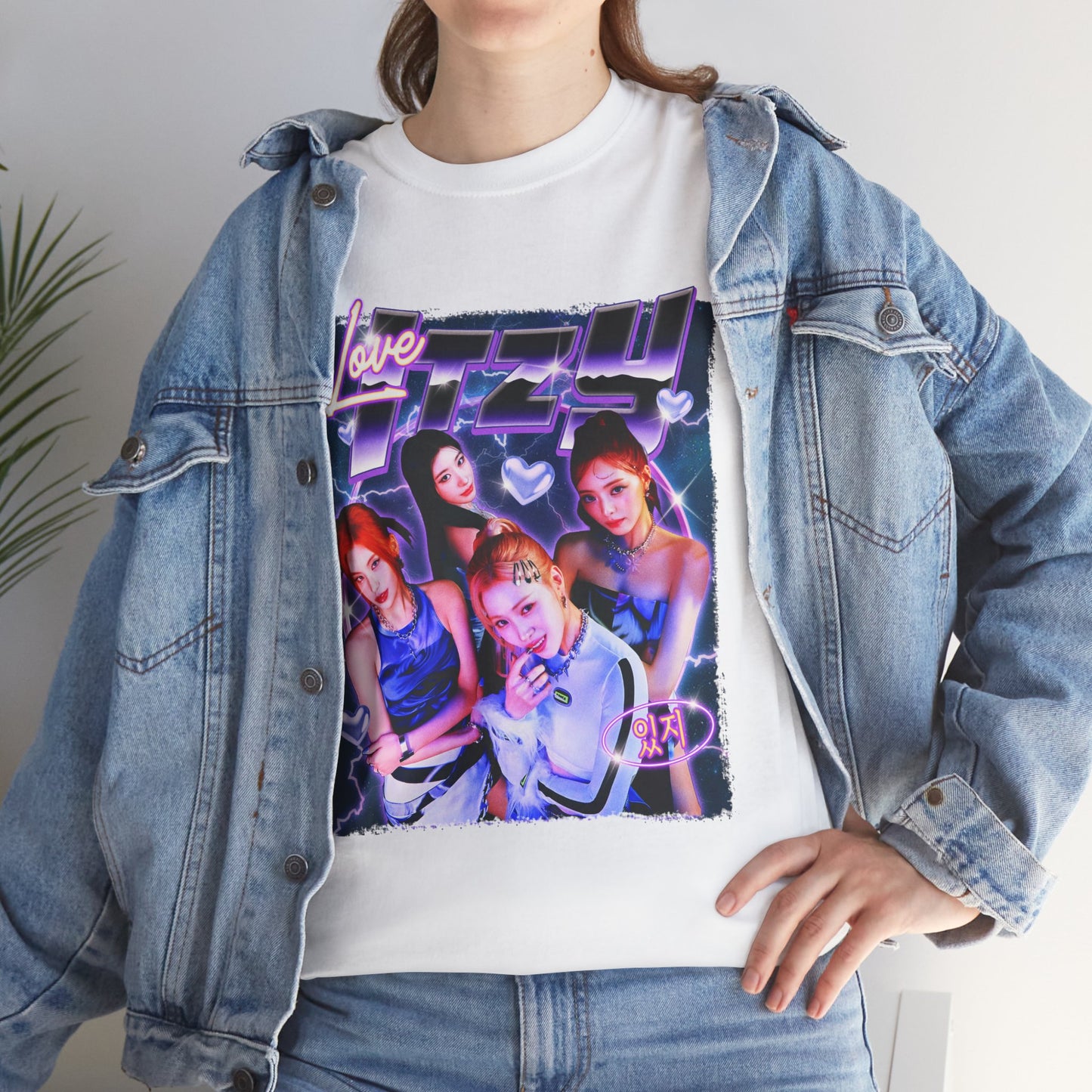 ITZY Retro Unisex Heavy Cotton Tee, Singer Tshirt, KPOP Shirt, KPOP for Gift